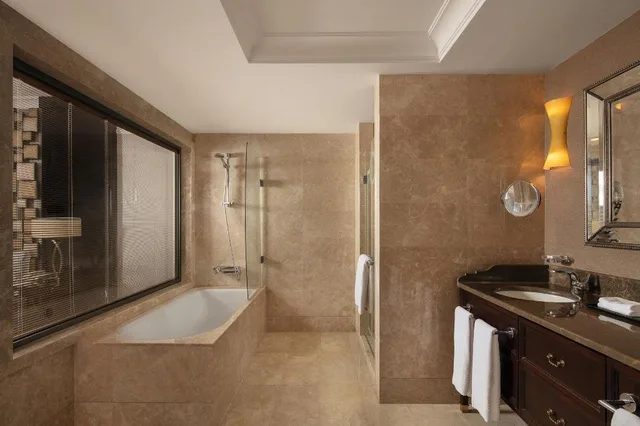 Suite, King Bed, Sea View, Club Floor، Istanbul Marriott Hotel Pendik 4/6