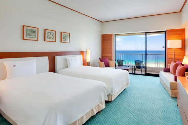 غرفة بسريرين منفصلين بإطلالة على الشاطئ بشرفة، Hotel Nikko Guam 2/4