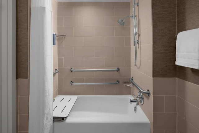 جناح تنفيذي بسرير كينج مع أريكة، The Westin Dallas Fort Worth Airport 3/6
