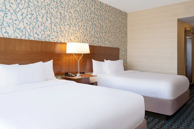 Studio, Multiple Beds, Pool View, Balcony, Accessible، Fairfield Inn Suites Los Angeles Lax el Segundo 1/4