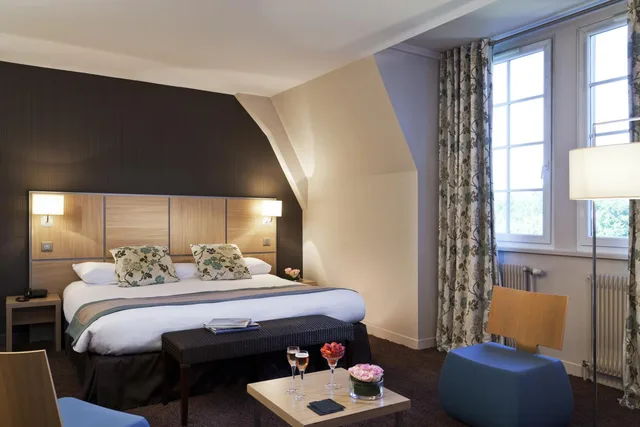 Castle, Superior, King Bed، Chateau Jeanne & the Forest - Chateau de Montvillargenne 9/10