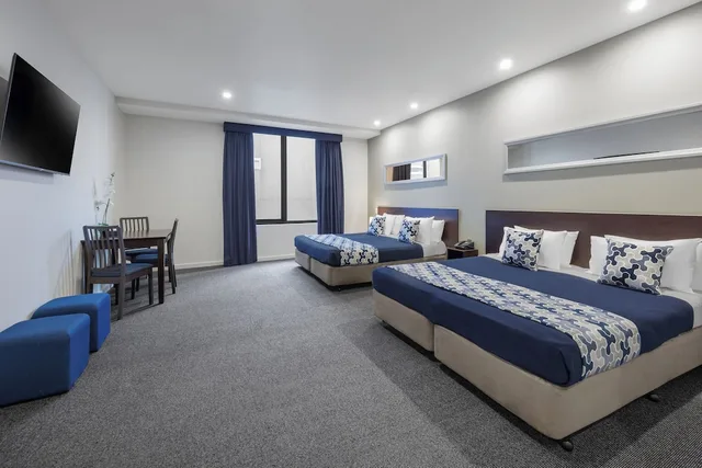 Family, 2 King Beds, Great Southern Hotel Melbourne 1/10