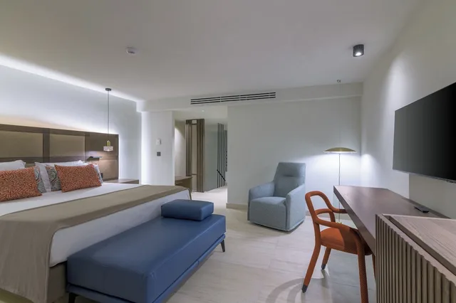 Maisonette, Superior, 6 Beds, Sea Front, Sofa، Olympic Palace Resort Hotel and Convention Center 2/6