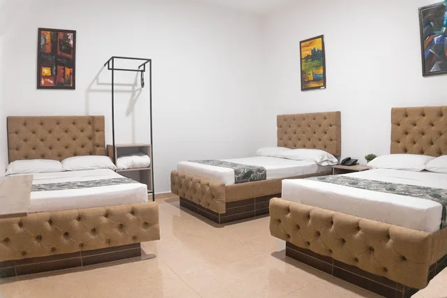 غرفة قياسية ثلاثية بثلاثة أسرّة، Hotel Central Plaza 2/3