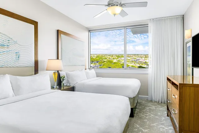 فيلا بسرير كينج وسريرين كوين بشرفة بغرفتي نوم مع أريكة، Marriott S Crystal Shores 1/5