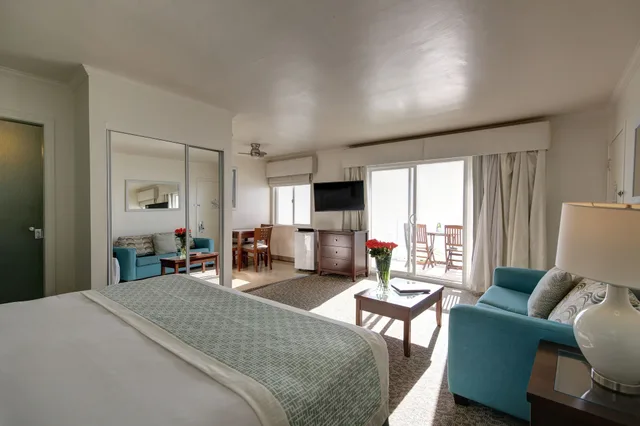 Room, King Bed, Beach Front، Capri Laguna Inn On the Beach 4/5