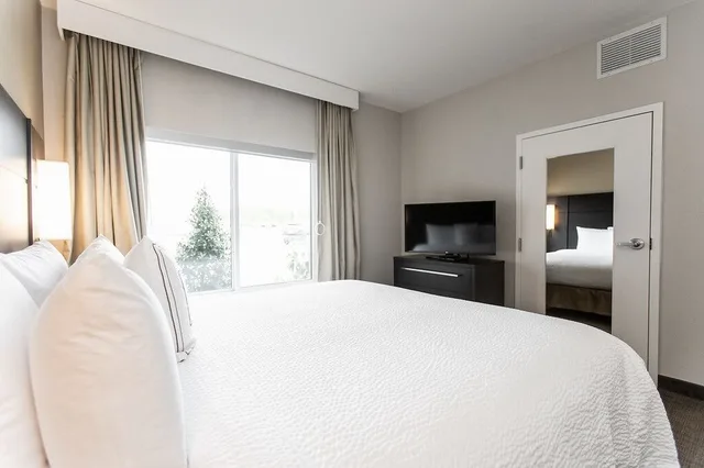 استوديو بسرير كينج مع أريكة، Residence Inn Tulsa Midtown 1/10