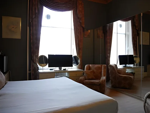 غرفة بسرير مزدوج، Eliza House 1/1