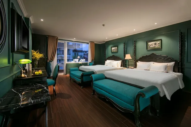 غرفة عائلية رباعية بسريرين كوين بشرفة، HANOI GOLDEN PALACE HOTEL 1/5