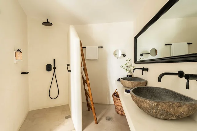 deluxe room caldera view quadruple، Rocabella Deluxe Suites And Spa 3/3