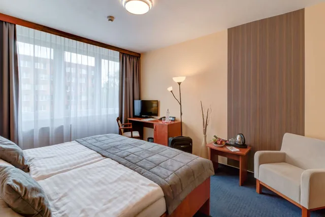 غرفة بريميوم بسرير كينج بحوض استحمام، Best Western Hotel Vista 1/3
