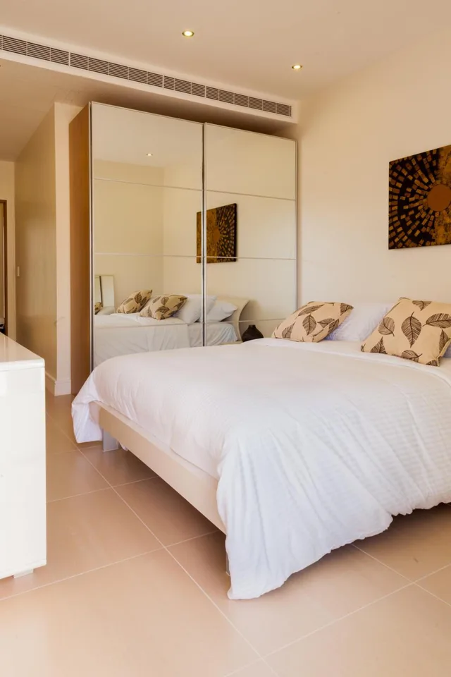 Ocean Front Luxury Suite، English Point Marina Hotel 4/10