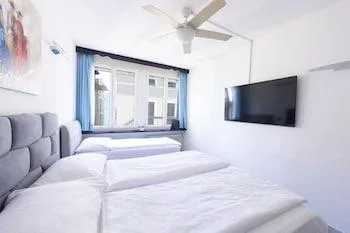 غرفة ثلاثية، Hotel San Carlo 1/1
