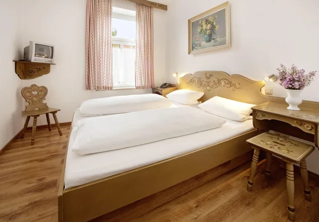 غرفة قياسية بسرير مزدوج، Hahn Hotel 1/4