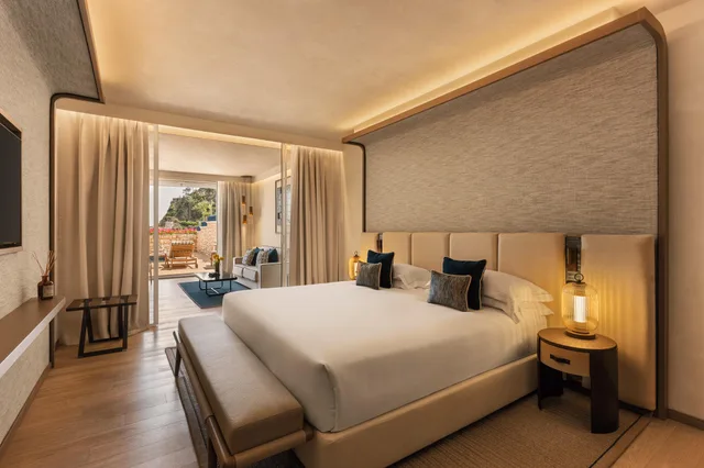 Pool, Suite, Sea View, Mazzaro Sea Palace – VRetreats 2/2