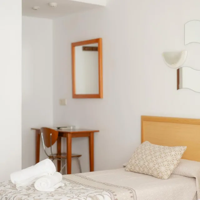 غرفة بسرير مزدوج أو سريرين منفصلين، Hotel Santa Faz - Adults Only 6/10