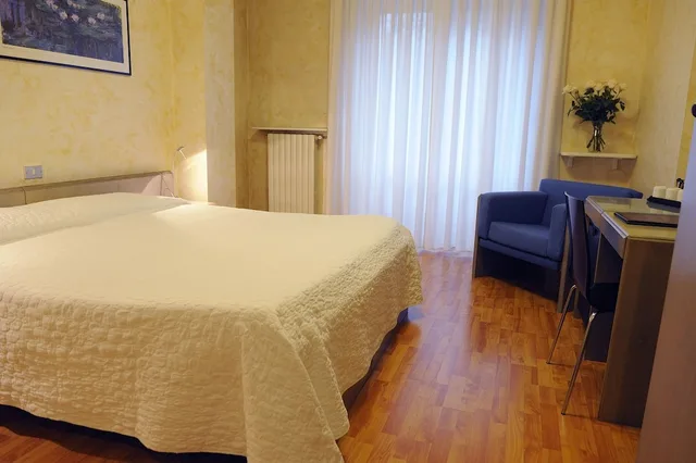 Family, Queen and Twin Beds, Lis Hotel 2/10