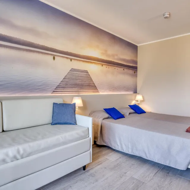 Panoramic, Double or Twin Bed, Hotel Cristina 1/10