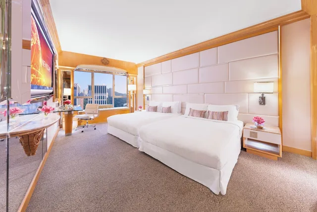 غرفة عائلية رباعية بسريرين كوين، Regal Hong Kong Hotel 1/3