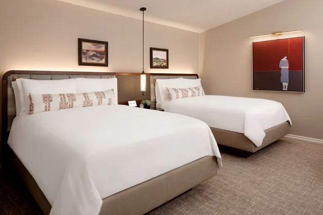 Studio, 2 Queen Beds, Balcony or Patio, Sofa، Fairmont Scottsdale Princess 1/5