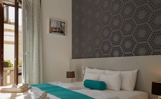 Deluxe, Twin Beds, Balcony, Hotel Mika Downtown 2/3