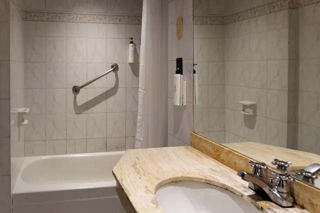 Upgrade, 2 Queen Beds، Hotel Faranda Express Puerta Del Sol Barranquilla, A Member of Radisson Individuals 4/4