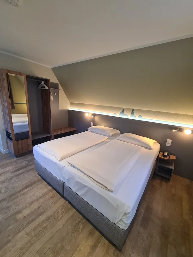 غرفة بسرير مزدوج في الملحق، Stadthotel Engel 4/9