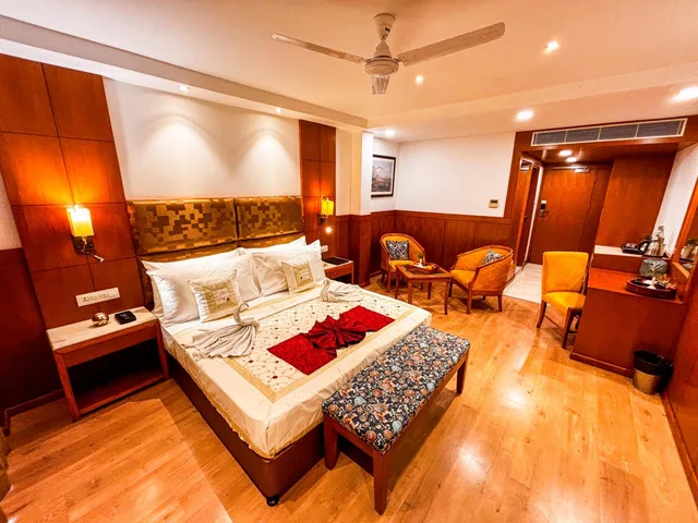 Super, Deluxe, Asia Health Resorts and Spa 1/2