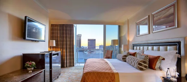 1 Bedroom, Tower, Suite, King Bed, City View، Taj Cape Town 1/3