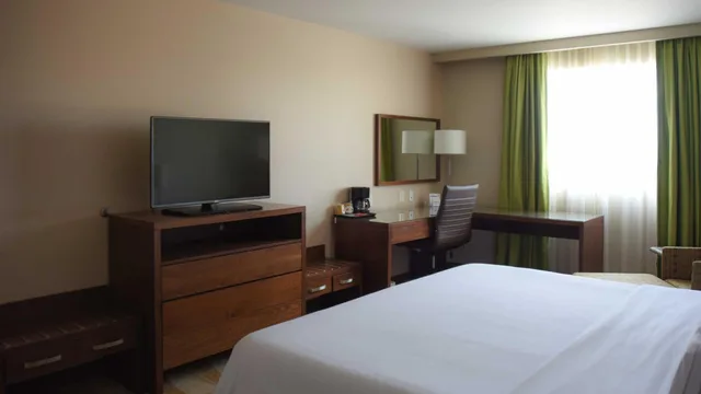 غرفة قياسية بسرير مزدوج، Holiday Inn Express and Suites Celaya 1/5