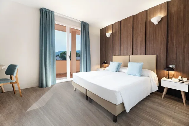 غرفة كومفورت بسرير مزدوج بشرفة، Hotel Riva Del Sole 2/4