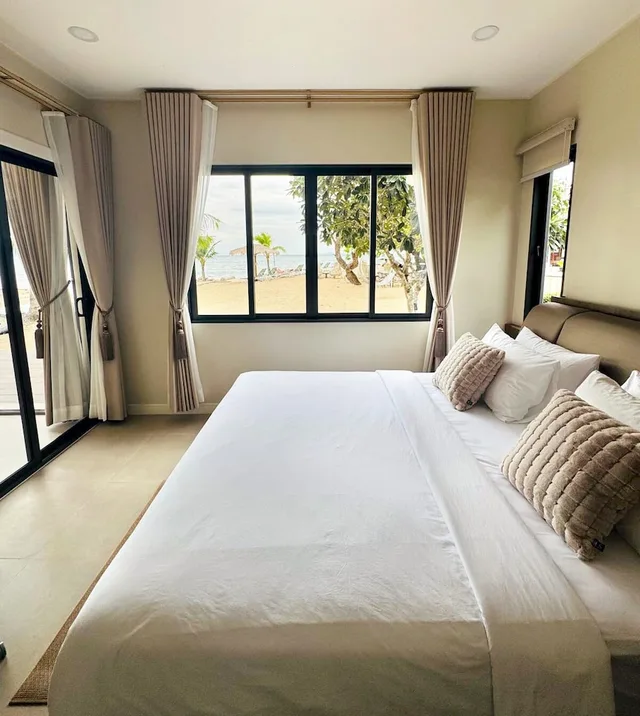 4 Bedrooms, Deluxe, Villa, 4 King Beds, Beach View, Sabaii Bay Resort 1/7