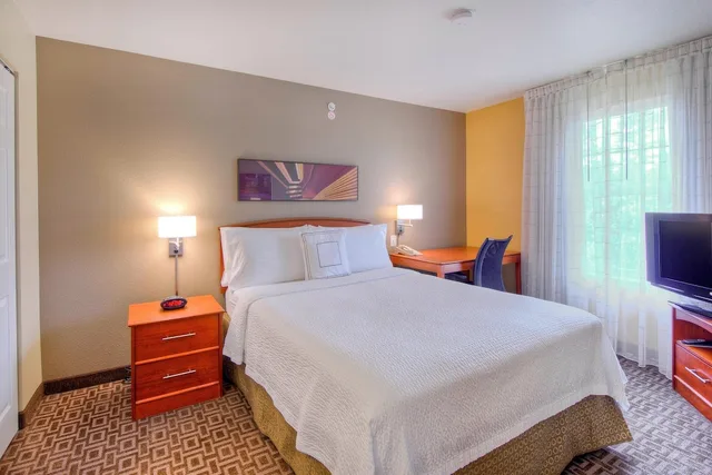 جناح بسريرين مزدوجين بغرفتي نوم، Towneplace Suites Raleigh Cary Weston Parkway 5/10