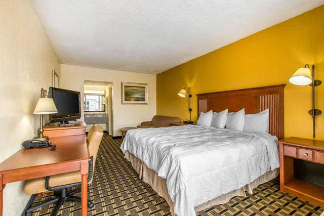 غرفة بسريرين كوين للمدخنين، Econo Lodge Byron near Historic District - Warner Robins 3/5
