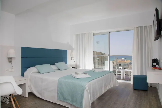 غرفة سوبيريور بسرير مزدوج بإطلالة على البحر، Hotel Alua Leo 2/4