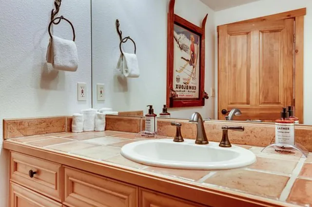 4 Bedrooms, Condominium, Condo, Premier, 4 Bathrooms، Lone Eagle and Timbers Condominiums 5/10