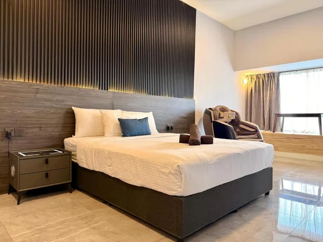 Deluxe, Queen Bed, imperio residences by lets stay 1/1