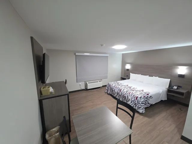 غرفة ديلوكس بسرير كينج بمطبخ، Red Roof Inn Sutton 2/4