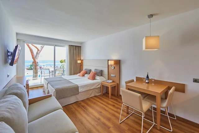 استوديو سوبيريور مفرد بإطلالة على البحر بشرفة، Ponent Mar Aparthotel 2/6