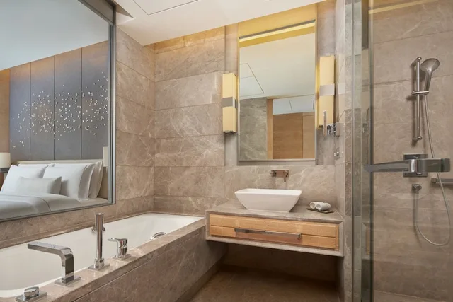 غرفة تنفيذية بسرير مزدوج، The Westin Chongqing Liberation Square 5/8