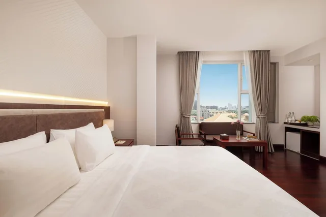 غرفة ديلوكس بسرير كينج بإطلالة على المدينة، Phnom Penh Katari Hotel 10/10