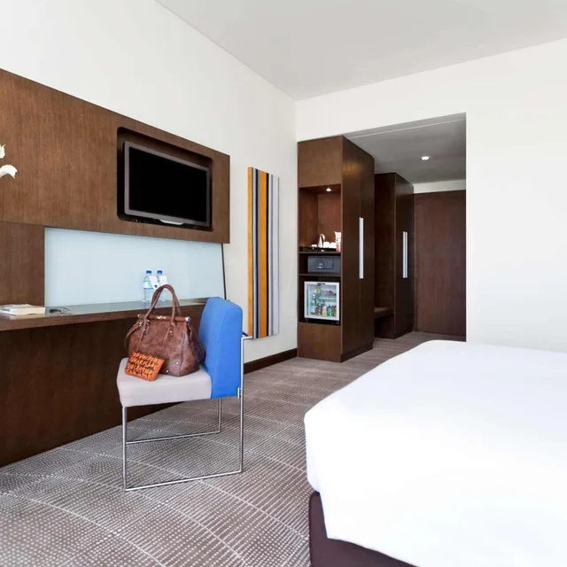 غرفة سوبيريور بسرير كينج، Novotel Abu Dhabi Gate 6/10