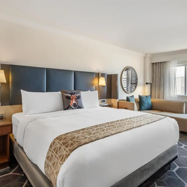 Concierge, King Bed, Accessible، Royal Sonesta Houston Galleria 1/5
