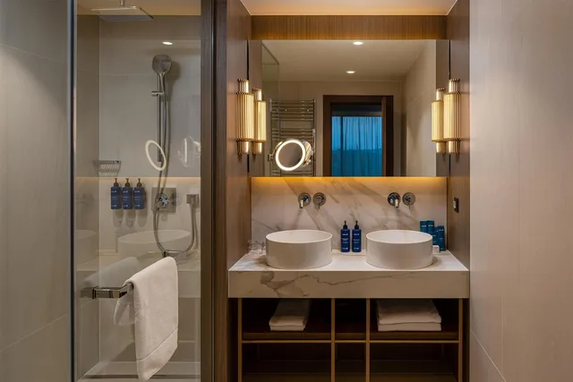 جناح بشرفة بغرفة نوم واحدة، Radisson Blu Hotel Cluj 3/3