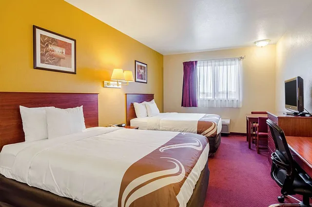 غرفة بسريرين كوين، Holiday Inn Express Wichita North - Park City 2/3