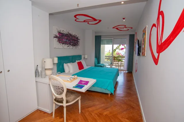 Bougainville Bay Hotel، ساراندا 22/78