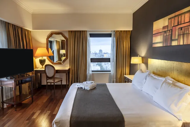 Ambassador, Suite, Queen Bed، Radisson Montevideo Victoria Plaza Hotel 1/9