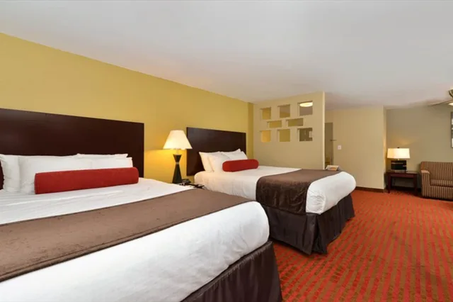 Suite, 2 Queen Beds, Sofa, Quality Suites Nashville Airport 1/5