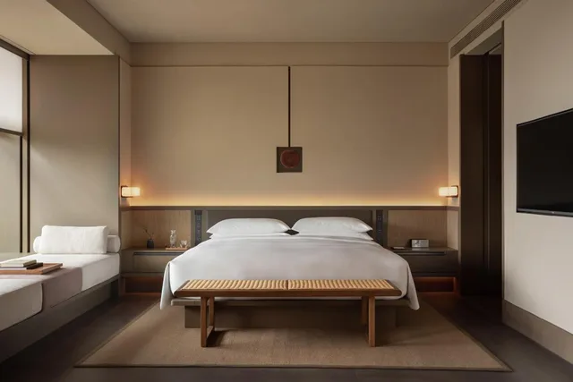 جناح بريميوم بسرير كينج بإطلالة على البحر، Alila Dongao Island Zhuhai 2/5