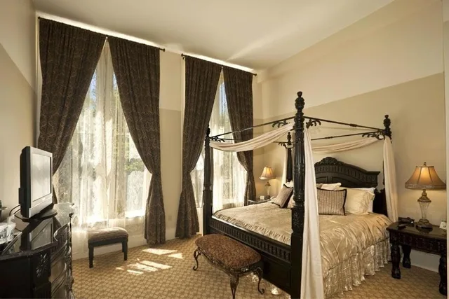 غرفة ديلوكس، Historic Plaza Hotel 7/10